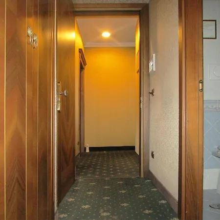 Pensión Les D'or 3*
